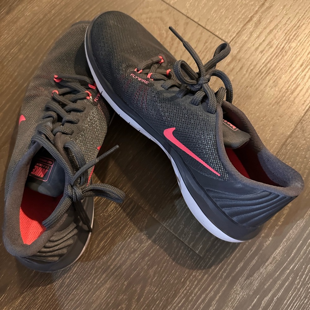 Nike Black and Pink Athletic Shoes for Performance